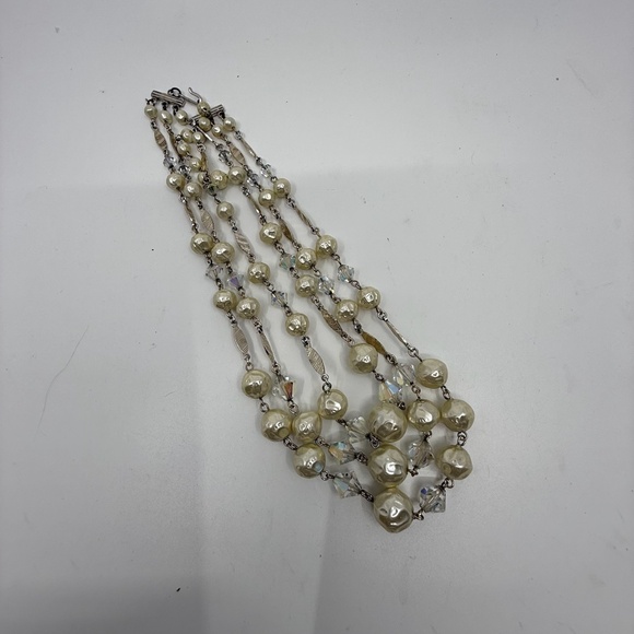 Vtg Japan Crystal and Faux Pearl Silvertone Triple Strand Necklace - Picture 12 of 16